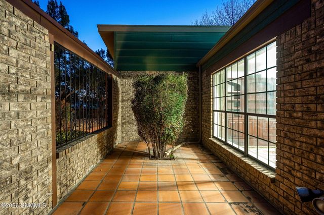 2080 Tres Pinos Lane, Las Cruces, NM 88005