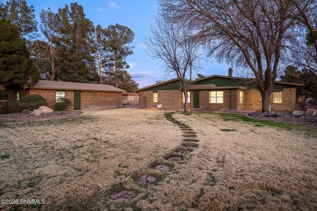 2080 Tres Pinos Lane, Las Cruces, NM 88005