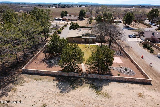 2080 Tres Pinos Lane, Las Cruces, NM 88005