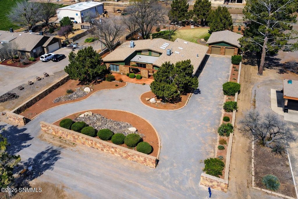 2080 Tres Pinos Lane, Las Cruces, NM 88005