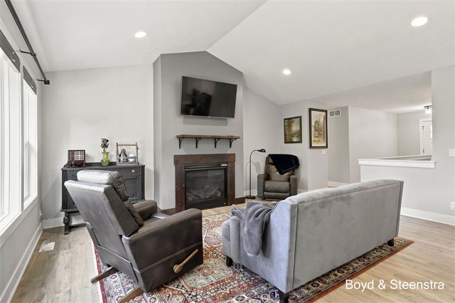 13092 Boulderway Trail, Grand Haven, MI 49417