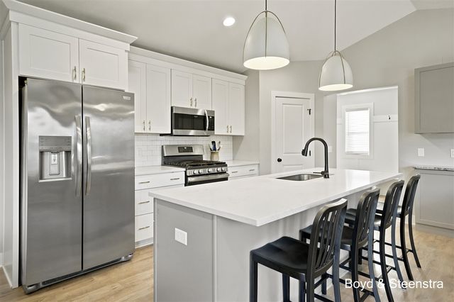13092 Boulderway Trail, Grand Haven, MI 49417