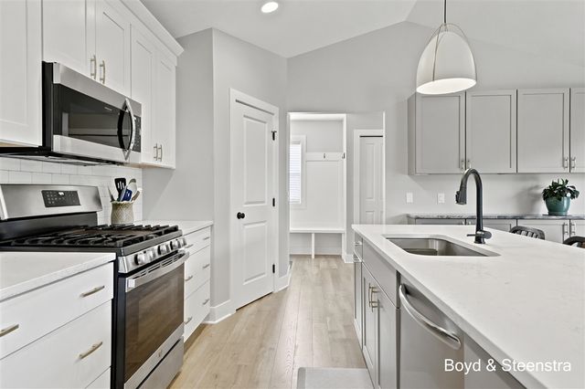 13092 Boulderway Trail, Grand Haven, MI 49417