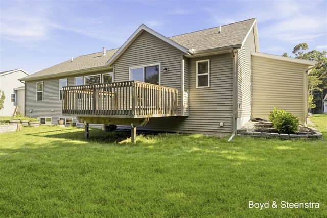 13092 Boulderway Trail, Grand Haven, MI 49417