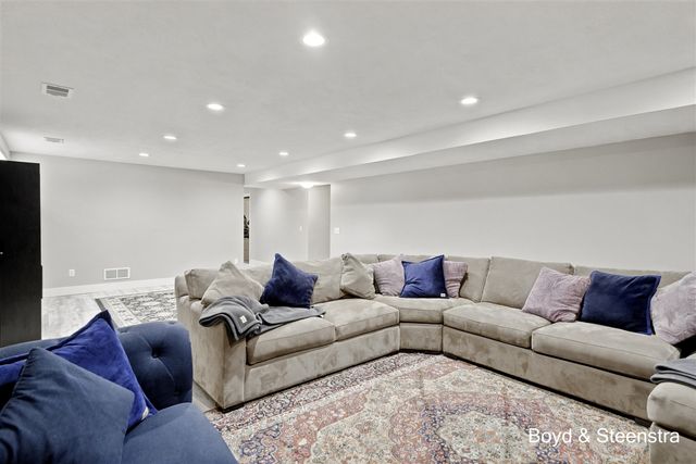 13092 Boulderway Trail, Grand Haven, MI 49417