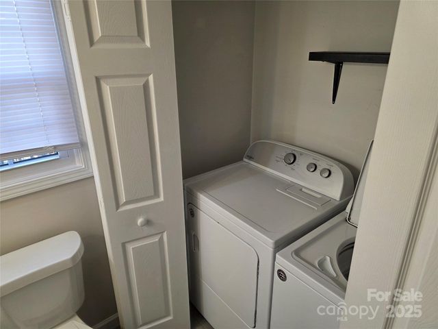 12 White Squirrel Lane, Hendersonville, NC 28739