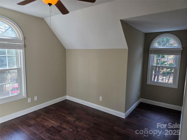 12 White Squirrel Lane, Hendersonville, NC 28739