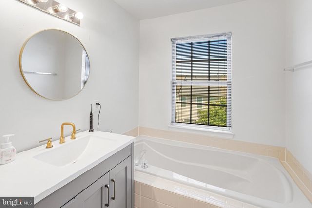 12050 ETTA PL, Bristow, VA 20136