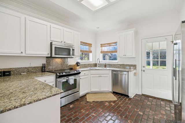 10434 Springbrook Ave, Saint George, LA 70810