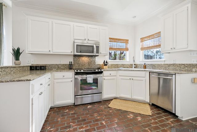 10434 Springbrook Ave, Saint George, LA 70810