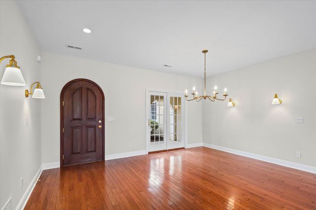 4208 CURRENT RD, Columbia, MO 65203