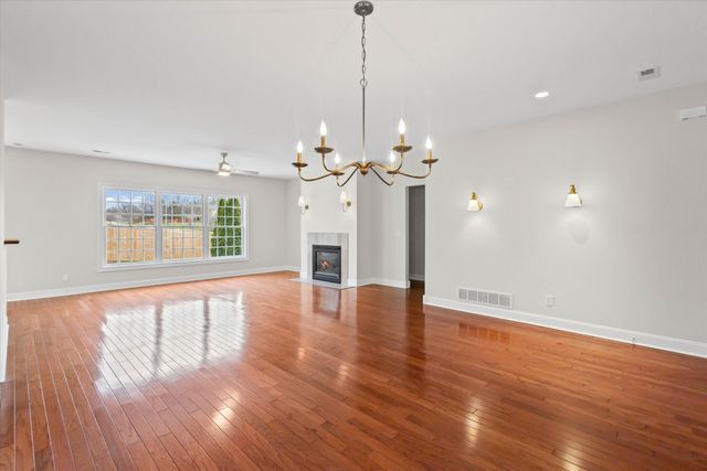 4208 CURRENT RD, Columbia, MO 65203