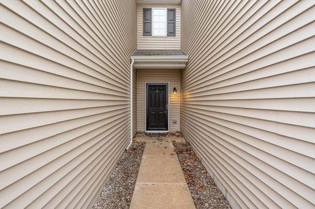 458 Briarwood Lane, Lowell, IN 46356