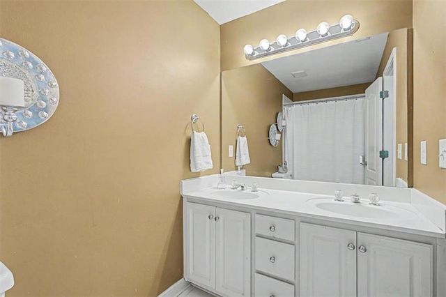 1267 Harris Commons Place, Roswell, GA 30076