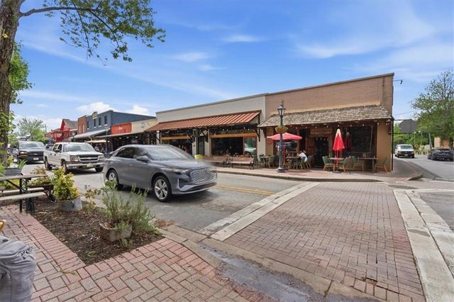 1267 Harris Commons Place, Roswell, GA 30076