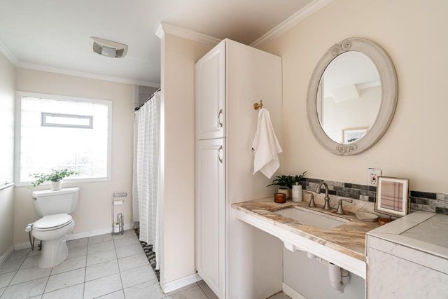 5706 W Luebbe LANE, Milwaukee, WI 53223