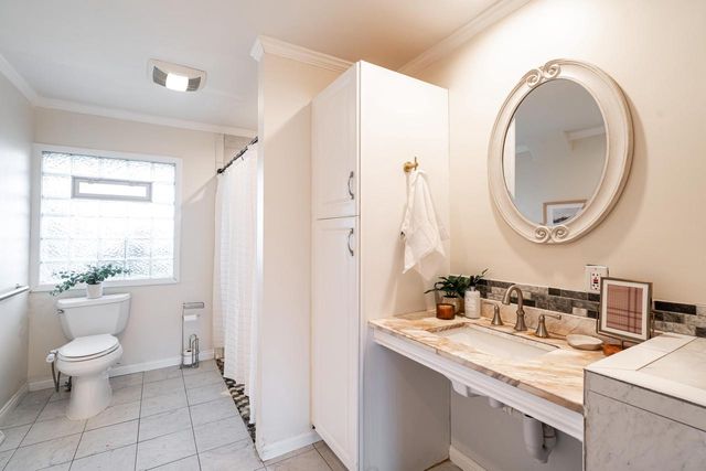 5706 W Luebbe LANE, Milwaukee, WI 53223