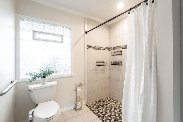 5706 W Luebbe LANE, Milwaukee, WI 53223