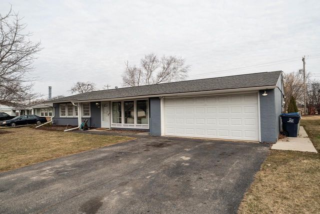 5706 W Luebbe LANE, Milwaukee, WI 53223