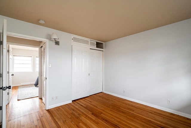 5706 W Luebbe LANE, Milwaukee, WI 53223