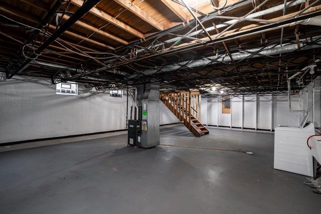 5706 W Luebbe LANE, Milwaukee, WI 53223