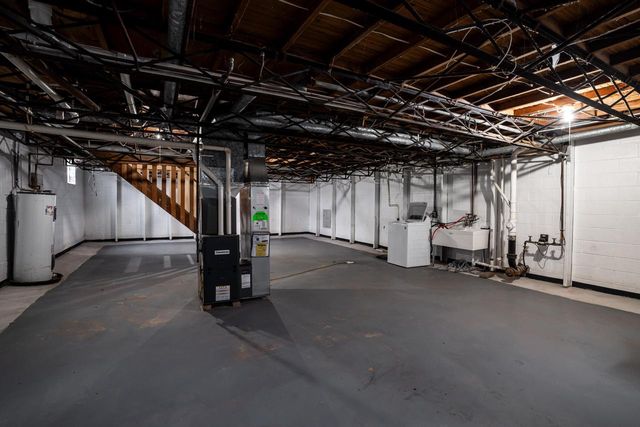 5706 W Luebbe LANE, Milwaukee, WI 53223