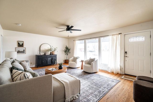 5706 W Luebbe LANE, Milwaukee, WI 53223