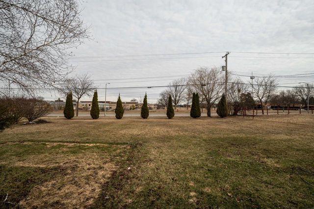 5706 W Luebbe LANE, Milwaukee, WI 53223