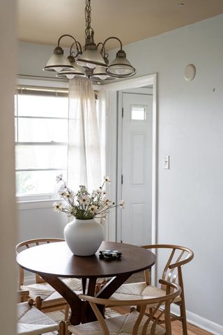 5706 W Luebbe LANE, Milwaukee, WI 53223