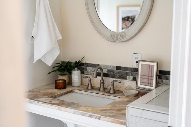 5706 W Luebbe LANE, Milwaukee, WI 53223