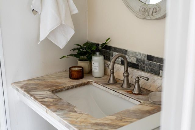 5706 W Luebbe LANE, Milwaukee, WI 53223