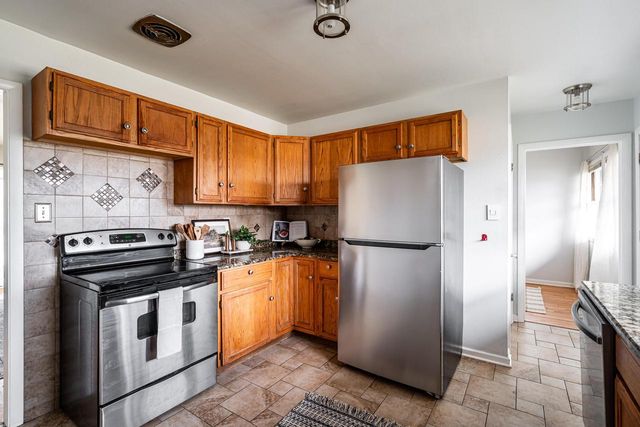 5706 W Luebbe LANE, Milwaukee, WI 53223