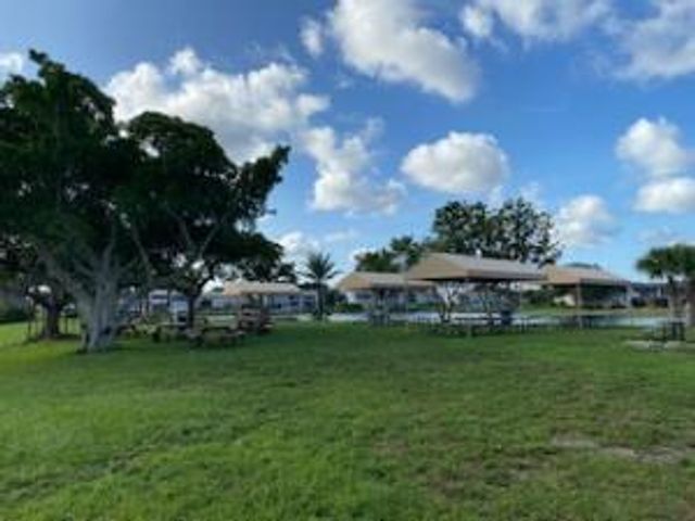 152 CAMDEN G, West Palm Beach, FL 33417