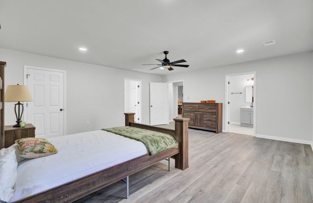 200 Roosevelt Drive, Saint Stephen, SC 29479