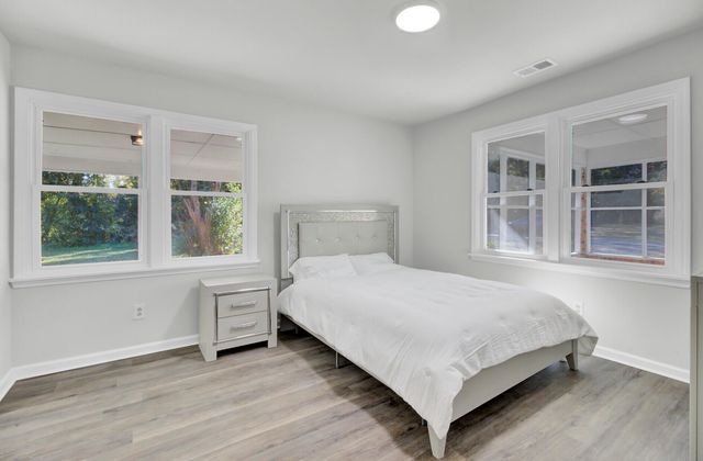 200 Roosevelt Drive, Saint Stephen, SC 29479