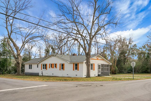 200 Roosevelt Drive, Saint Stephen, SC 29479