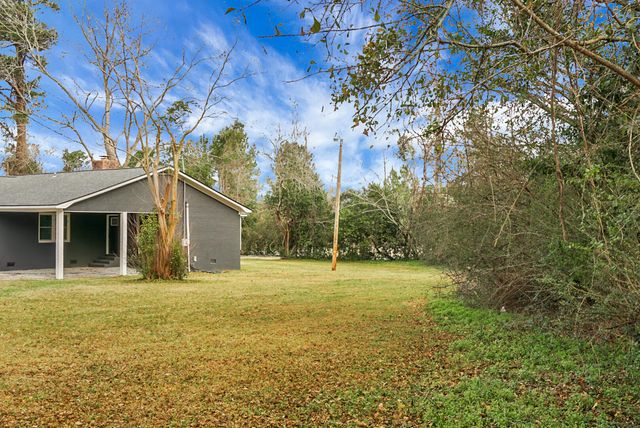 200 Roosevelt Drive, Saint Stephen, SC 29479