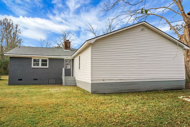 200 Roosevelt Drive, Saint Stephen, SC 29479