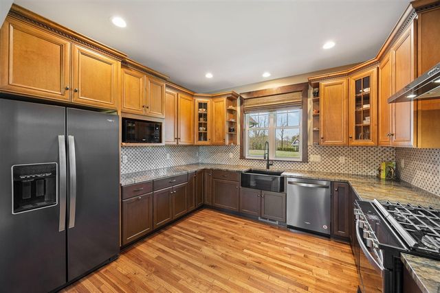 719 Golfview Drive, Douglas, MI 49406