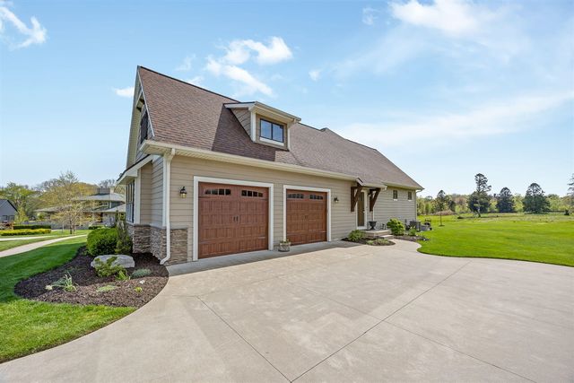 719 Golfview Drive, Douglas, MI 49406