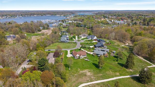 719 Golfview Drive, Douglas, MI 49406