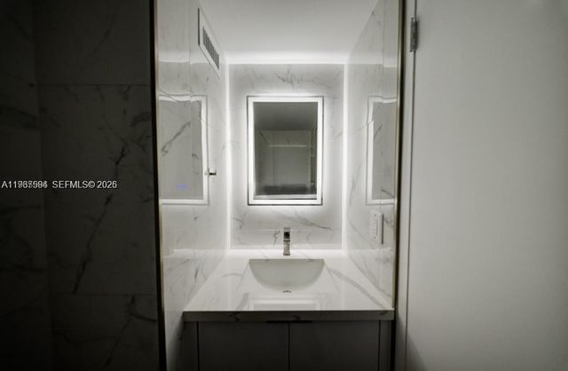 2899 Collins Ave 1203, Miami Beach, FL 33140