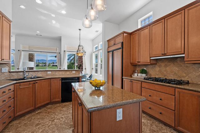 80565 Via Terracina, La Quinta, CA 92253