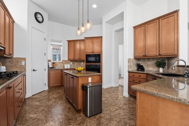 80565 Via Terracina, La Quinta, CA 92253