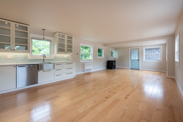 8 Hideaway Place, Rockport, MA 01966
