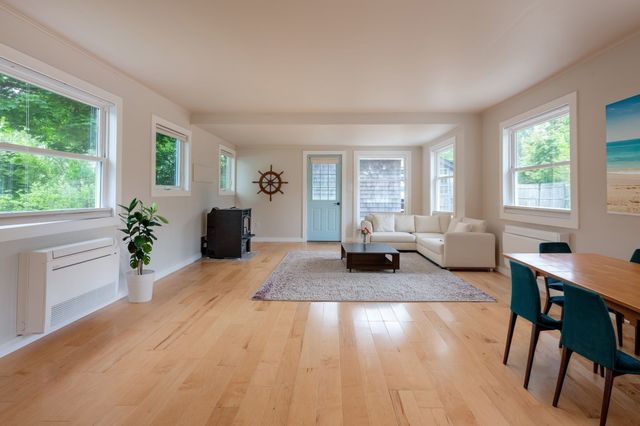 8 Hideaway Place, Rockport, MA 01966