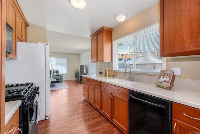 1114 Red Hawk Way, San Marcos, CA 92078
