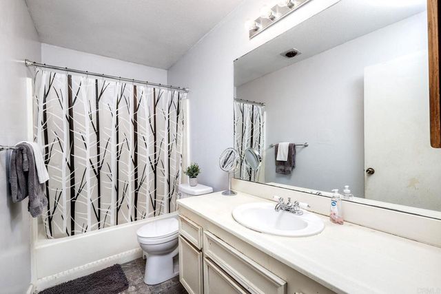 1114 Red Hawk Way, San Marcos, CA 92078