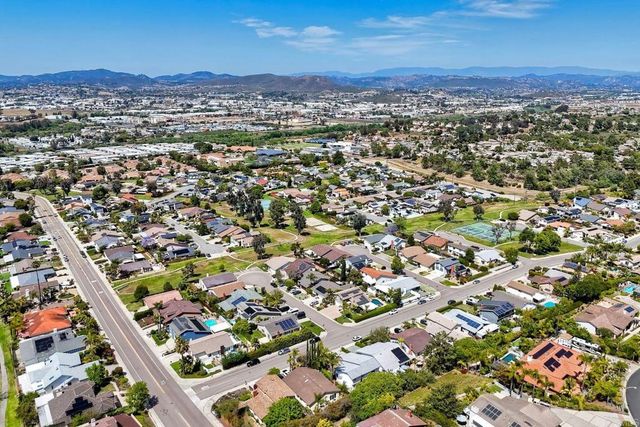 1114 Red Hawk Way, San Marcos, CA 92078