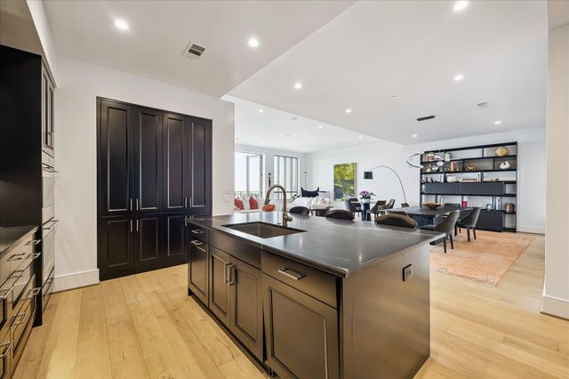 2325 Welch Street 704, Houston, TX 77019